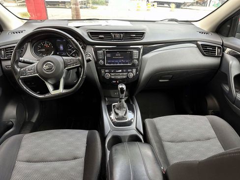 Certified 2021 Nissan Rogue Sport SV AWD/4WD image 13