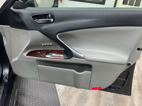 Used 2007 Lexus IS 250 RWD image 38