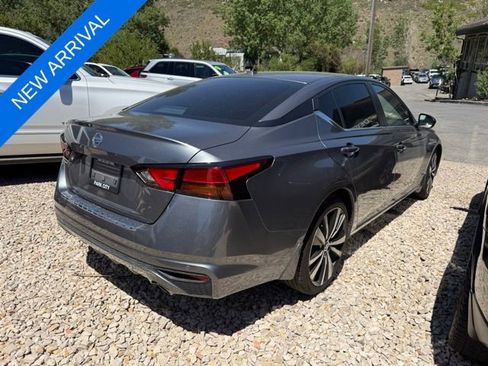 Used 2022 Nissan Altima 2.5 SR FWD image 7