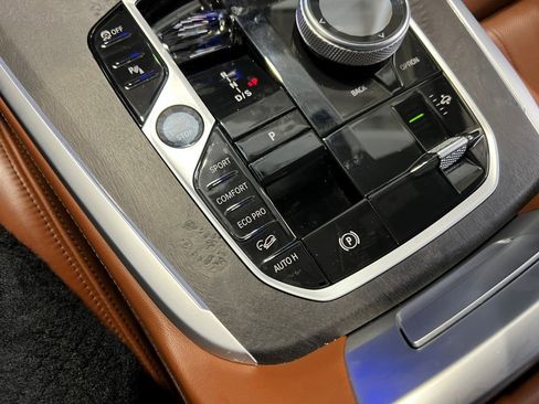 Used 2023 BMW X7 M60i w/ Executive Package image 56