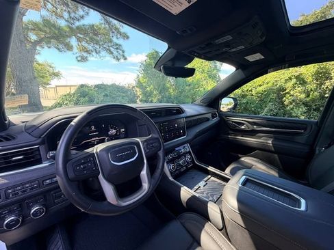 Used 2024 GMC Yukon Denali w/ Advanced Technology Package AWD/4WD image 14