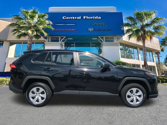 Used 2025 Toyota RAV4 LE AWD/4WD image 4