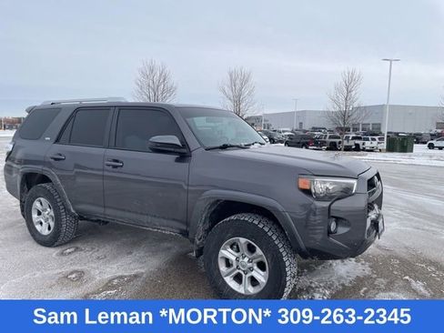 Used 2017 Toyota 4Runner SR5 image 1
