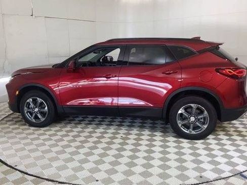 Used 2024 Chevrolet Blazer LT w/ Convenience Package FWD image 9
