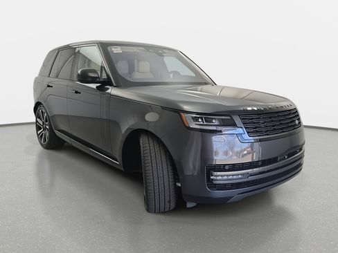 Certified 2023 Land Rover Range Rover SE image 3