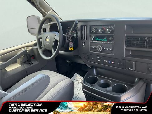 Used 2025 Chevrolet Express 3500 LT w/ LT Preferred Equipment Group RWD image 16