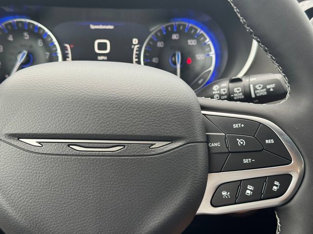 New 2027 Chrysler Pacifica Select AWD/4WD image 27