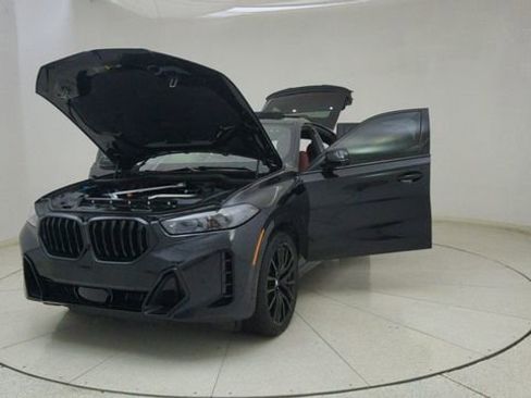 Used 2025 BMW X6 xDrive40i w/ Executive Package image 72