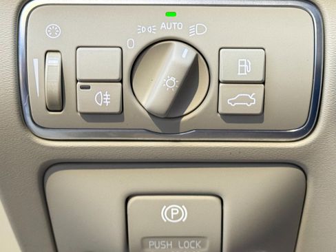 Used 2015 Volvo XC60 T5 Platinum image 23