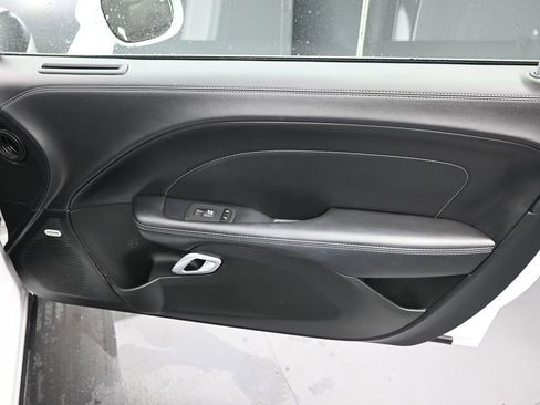 Used 2023 Dodge Challenger SXT w/ Plus Package image 33