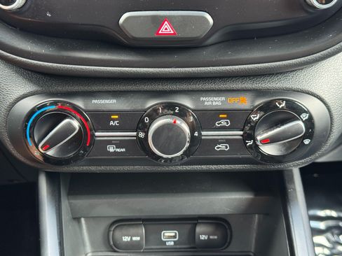 Used 2021 Kia Soul LX FWD image 24