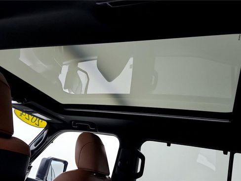 Used 2024 Lexus GX 550 w/ Accessory Package (2T) AWD/4WD image 27