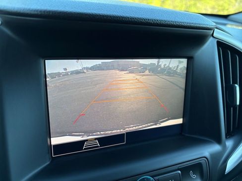 Used 2022 GMC Terrain SLE w/ Driver Convenience Package image 18