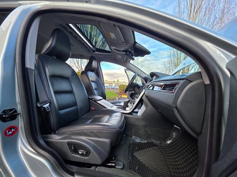 Used 2013 Volvo XC70 3.2 Platinum image 12