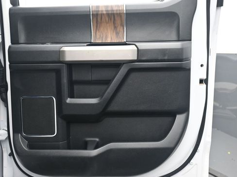 Used 2020 Ford F150 Lariat image 21