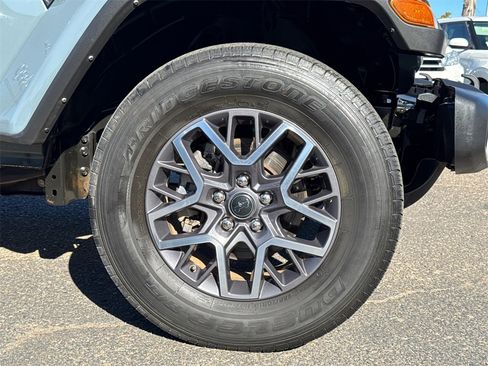 Used 2024 Jeep Wrangler Sahara image 4