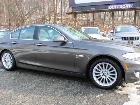 Used 2011 BMW 535i xDrive Sedan image 5