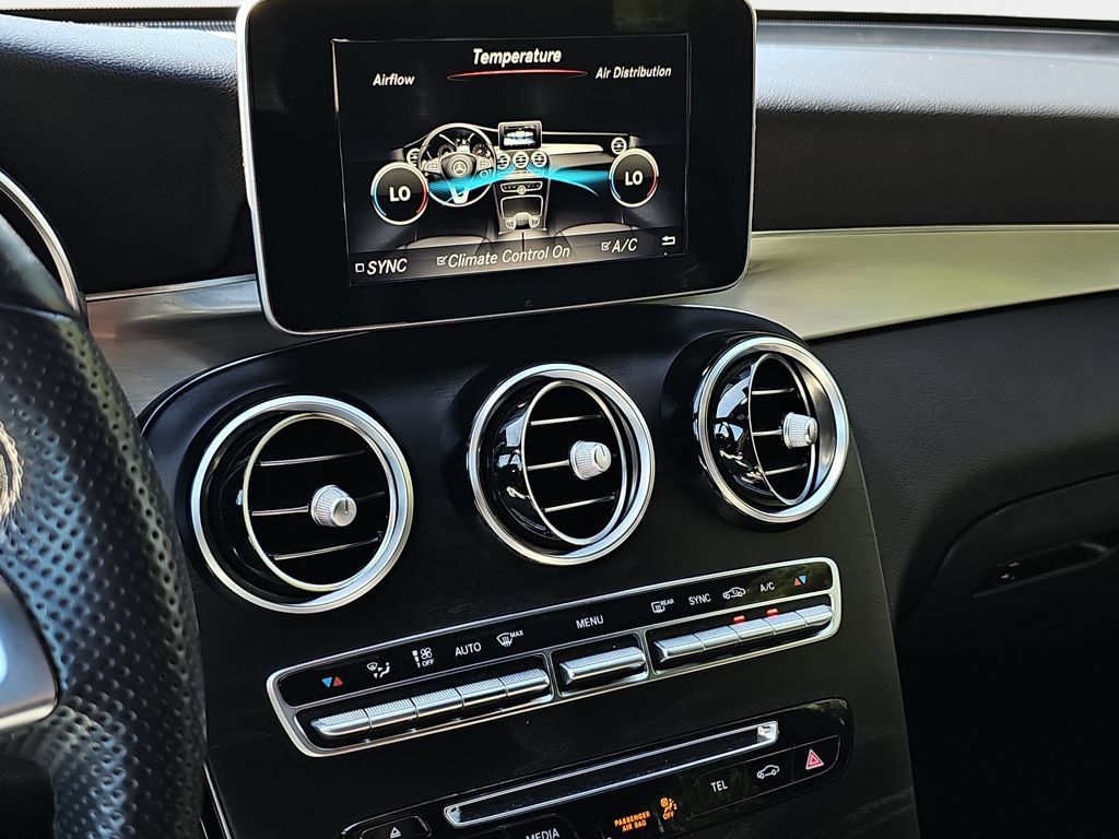 Used 2019 Mercedes-Benz GLC 300 4MATIC Coupe image 27