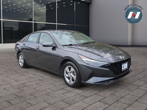Used 2021 Hyundai Elantra SE FWD image 7