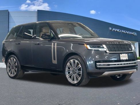 Certified 2025 Land Rover Range Rover SE AWD/4WD image 3