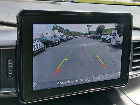 Used 2023 Ford Explorer XLT w/ Equipment Group 202A RWD image 18