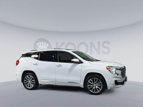 Used 2023 GMC Terrain Denali AWD/4WD image 2