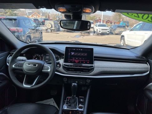 Used 2023 Jeep Compass Latitude image 14