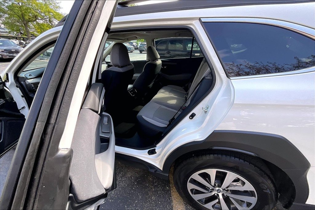 Certified 2025 Subaru Outback Premium AWD/4WD image 32