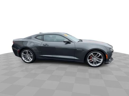 Used 2017 Chevrolet Camaro LT RWD image 9
