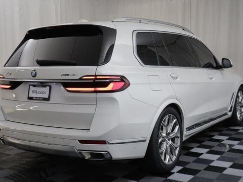Used 2024 BMW X7 xDrive40i w/ Climate Comfort Package AWD/4WD image 16