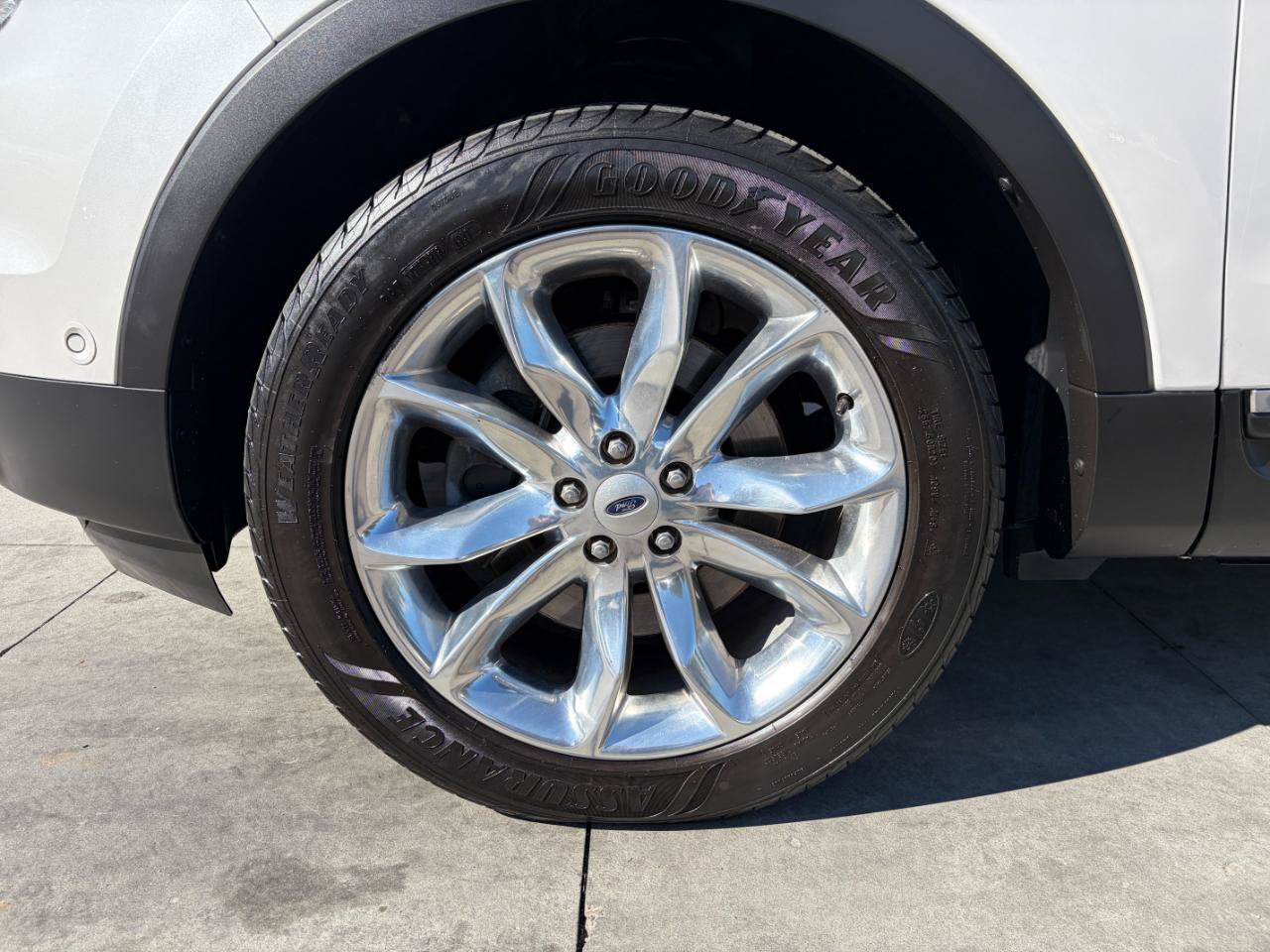 Used 2015 Ford Explorer Limited w/ Equipment Group 302A AWD/4WD image 29