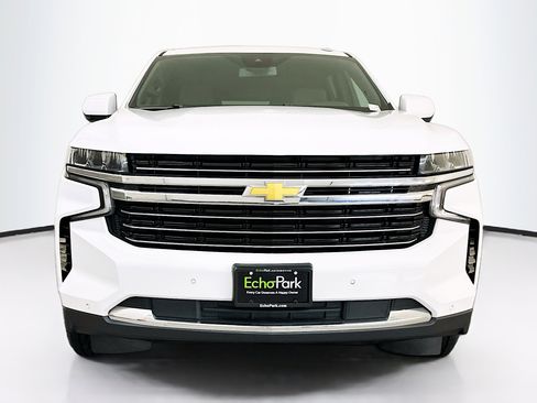 Used 2024 Chevrolet Suburban LT image 2