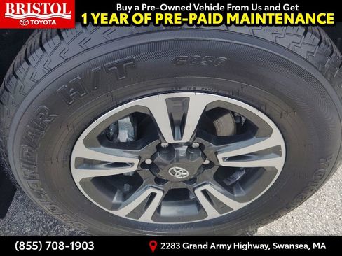 Used 2017 Toyota Tacoma TRD Sport w/ Tow Package (A/T) AWD/4WD image 12