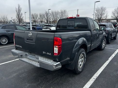 Used 2012 Nissan Frontier SV image 4