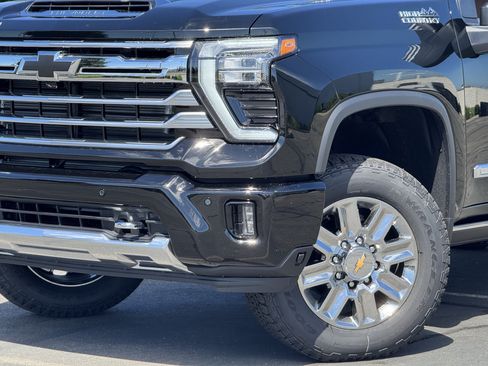 New 2026 Chevrolet Silverado 2500 High Country w/ High Country Premium Package AWD/4WD image 3
