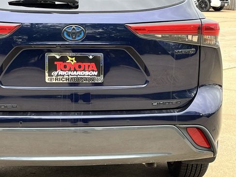 Used 2021 Toyota Highlander Limited AWD/4WD image 6