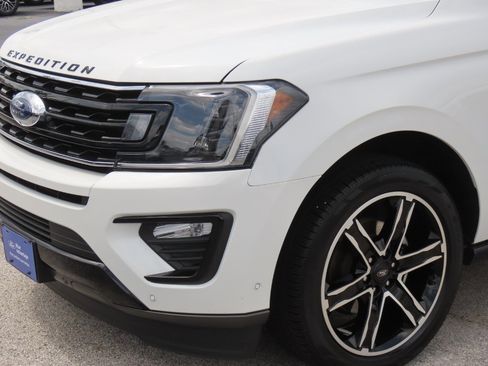 Certified 2021 Ford Expedition Limited image 3