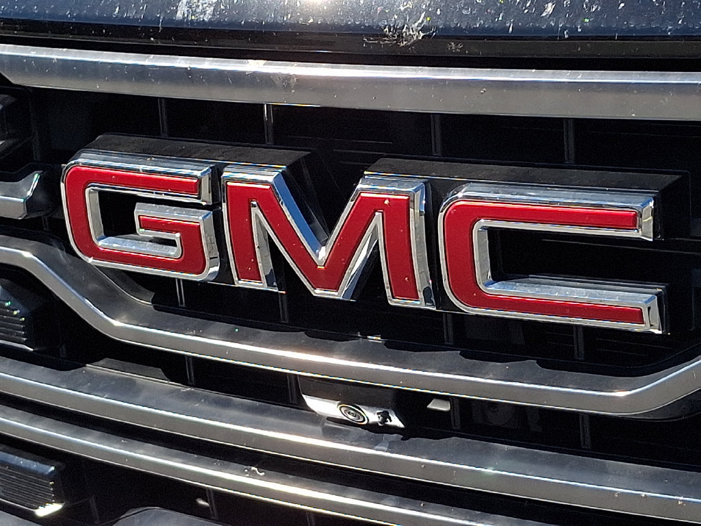 Used 2025 GMC Sierra 1500 AT4 w/ AT4 Premium Package AWD/4WD image 3