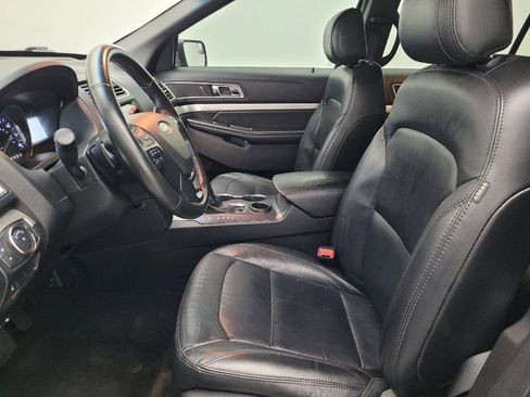 Used 2016 Ford Explorer XLT w/ Equipment Group 202A image 17