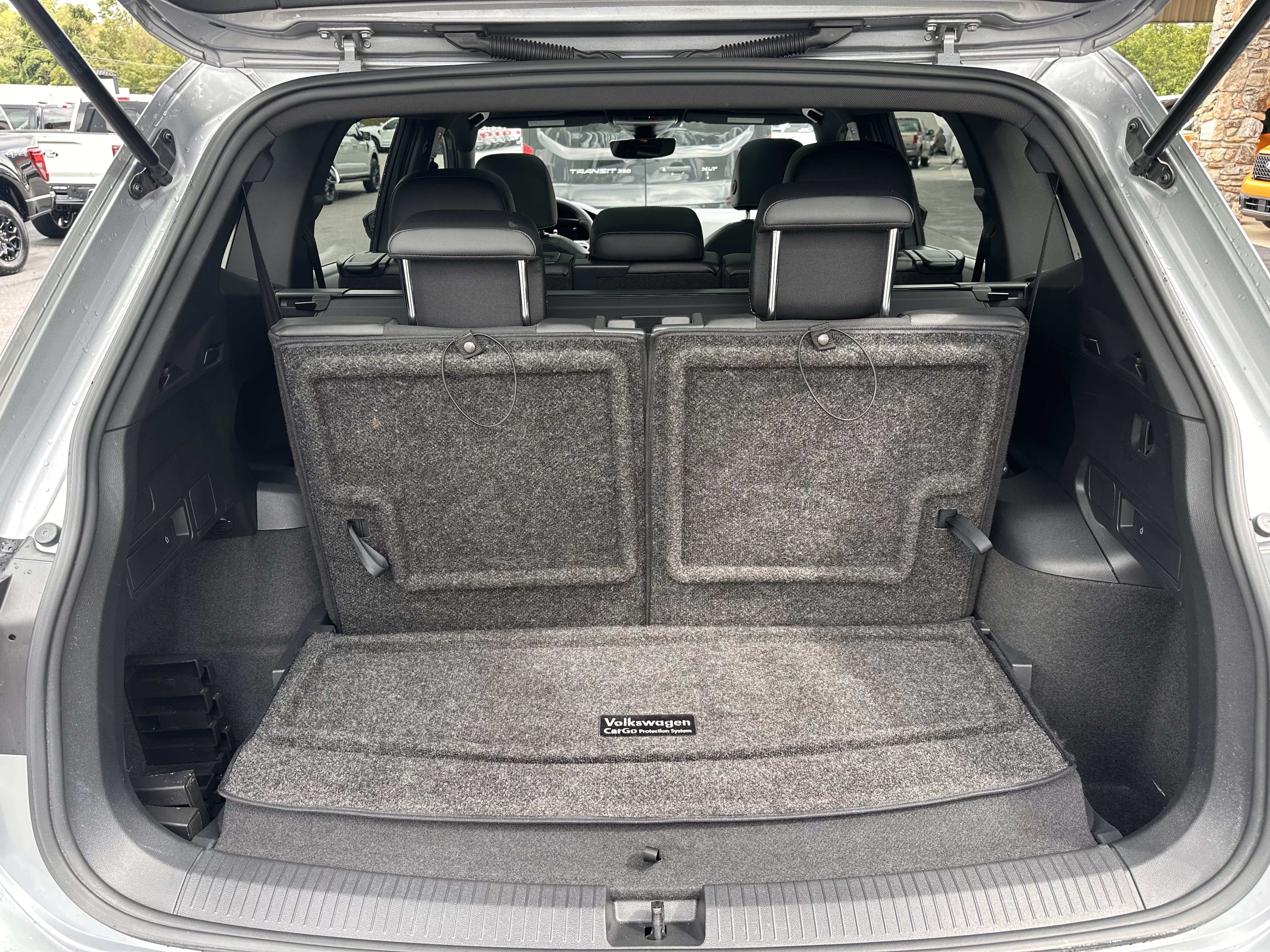 Used 2022 Volkswagen Tiguan SE R-Line FWD image 17