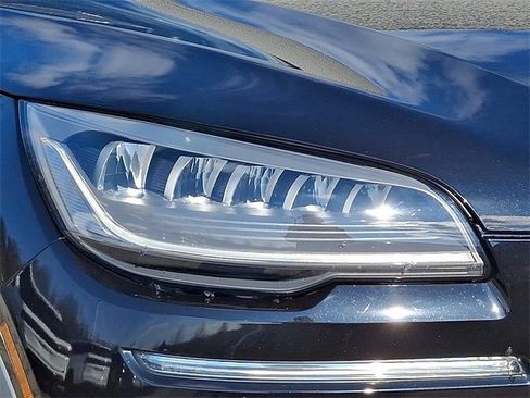 Used 2020 Lincoln Aviator Reserve w/ Equipment Group 201A image 9