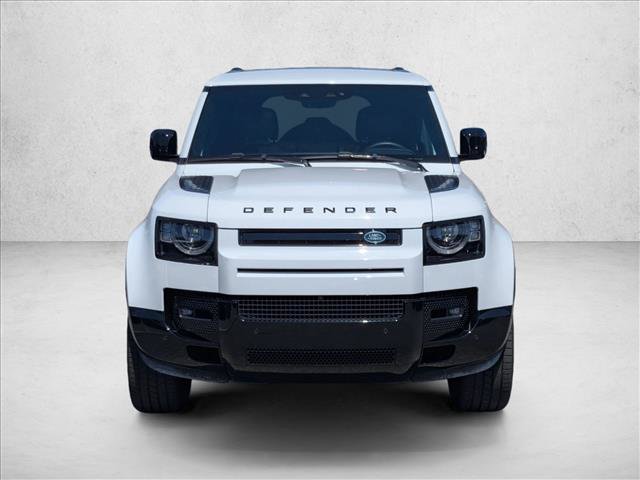 Used 2025 Land Rover Defender 110 X-Dynamic SE AWD/4WD image 2