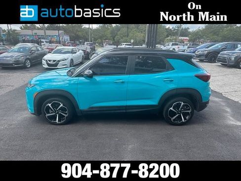 Used 2021 Chevrolet TrailBlazer RS w/ Sun and Liftgate Package FWD image 2