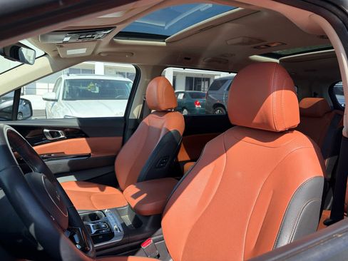 Used 2024 Kia Carnival SX Prestige image 11