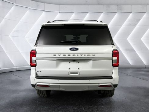 Used 2023 Ford Expedition XLT RWD image 5