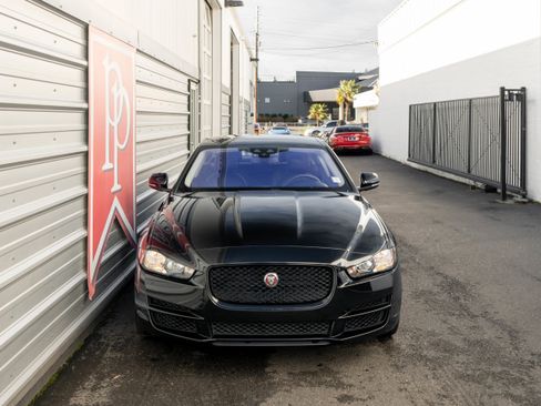 Used 2018 Jaguar XE Prestige image 35