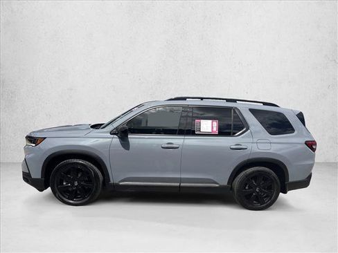 Used 2025 Honda Pilot Black Edition image 2