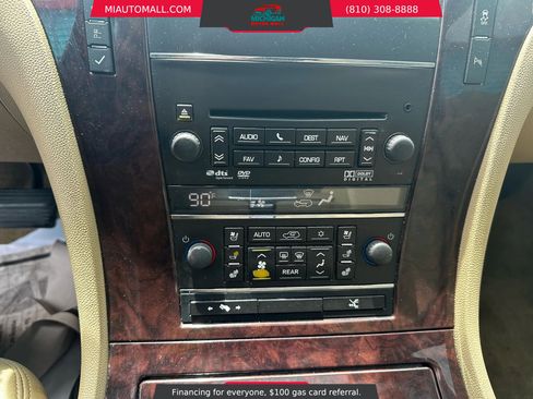 Used 2013 Cadillac Escalade Premium image 23