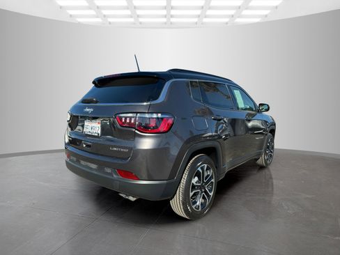 Used 2022 Jeep Compass Limited image 5