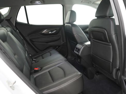 Used 2022 GMC Terrain SLT w/ LPO, Floor Liner Package AWD/4WD image 12